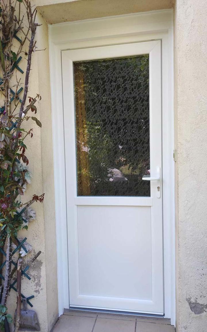  Installation de portes sur mesure à Bellenaves